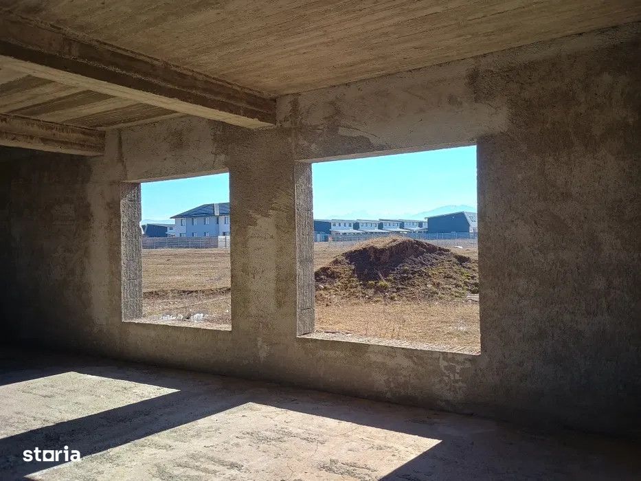 Casa tip duplex 120 mp Izvor