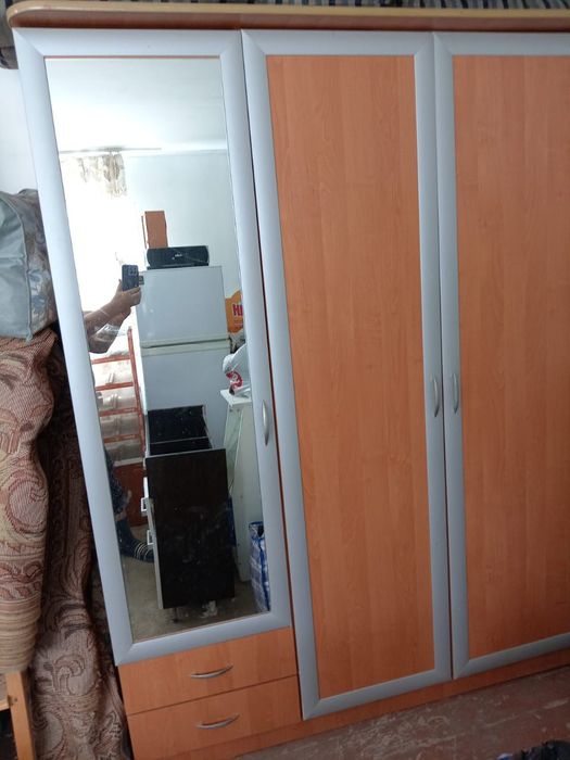 Продам в хорошем состоянии шифонер. Самовывоз.