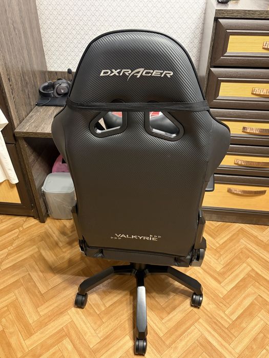 Продам игровое кресло DXracer