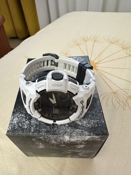 Vand ceas Casio Gshock model GBA 900 7AER Alb