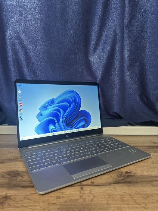Ноутбук HP 15-dw2038ur