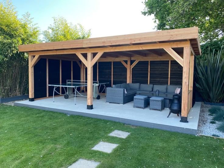 Vănd foisoare din lemn