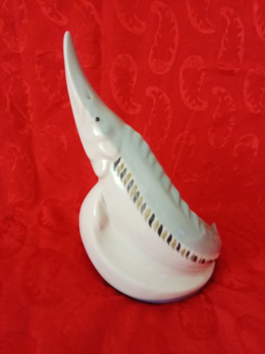 Статуэтки , машинки , шкатулка ( пудреница ) СССР