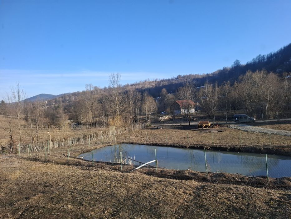 Cabana+teren la munte