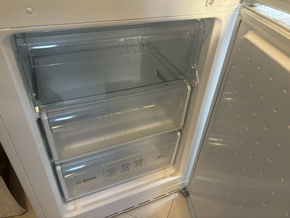 продам холодильник Bosch в отличном состоянии