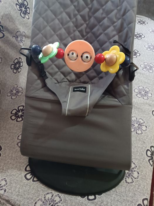 Продам шезлонг детский