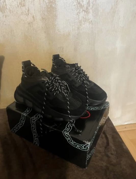 Versace chain reaction