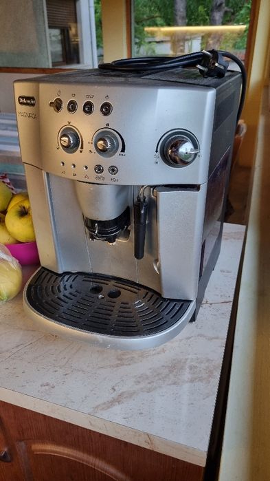 Кафе машина Делонги Магнифика