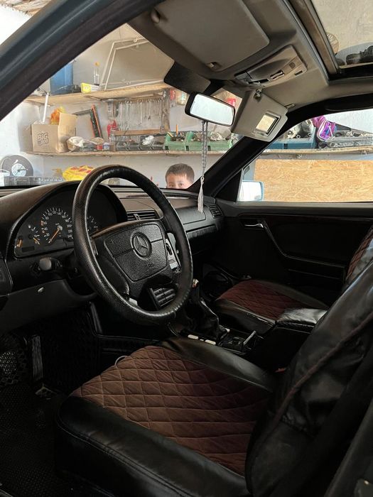 Мерседес сешка сатылады бағасы 1.8келісеміз нақты алатын адамға