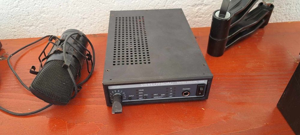 4 Boxe , statie , microfon