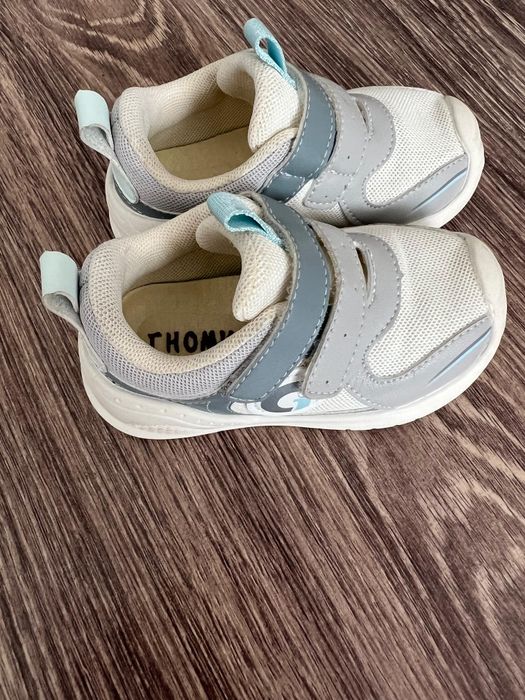 Кроссовки летние