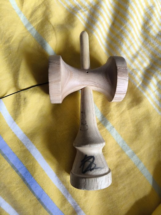 Vând kendama nou nouță