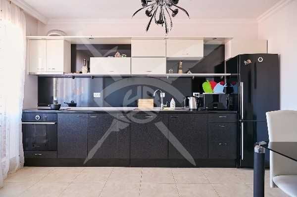 Тристаен апартамент в Свети влас 88400