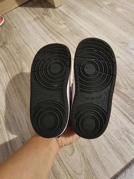 Adidași Nike mărimea 25.