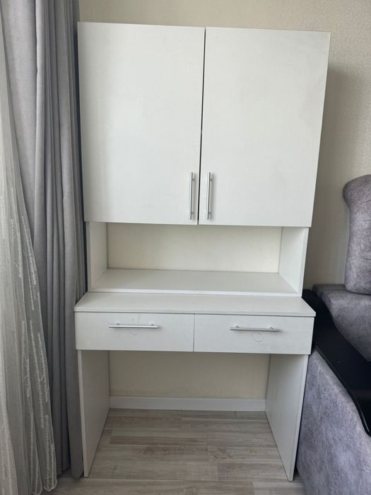 Стол сөресі мен орындық сатылады