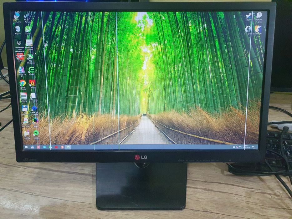 22тали LG монитор,камерага ишлатишга яхши,факат паласаси бор