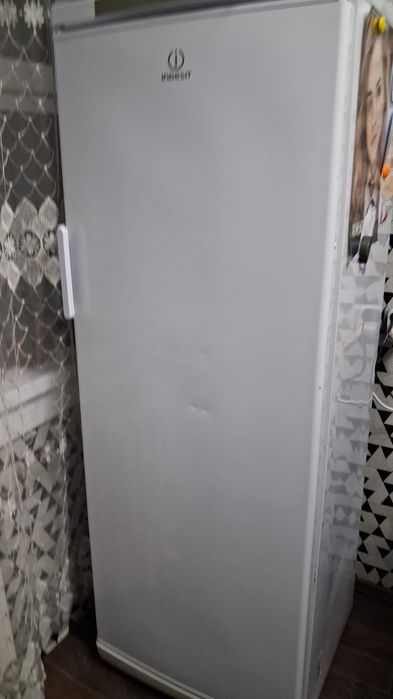 Продам морозильную камеру