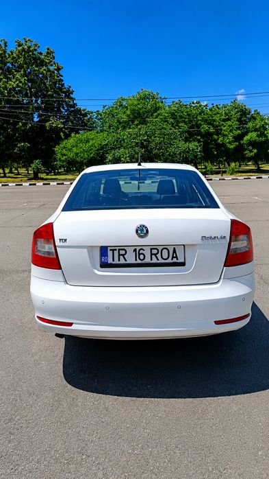 SKODA Octavia 2010 — imagine 3
