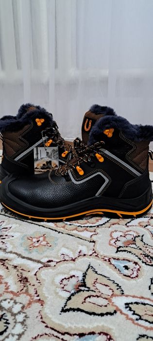 Продаётца 45 размер качествены