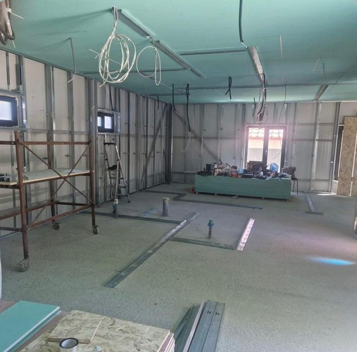 Vând Case modulare pe structura metalica