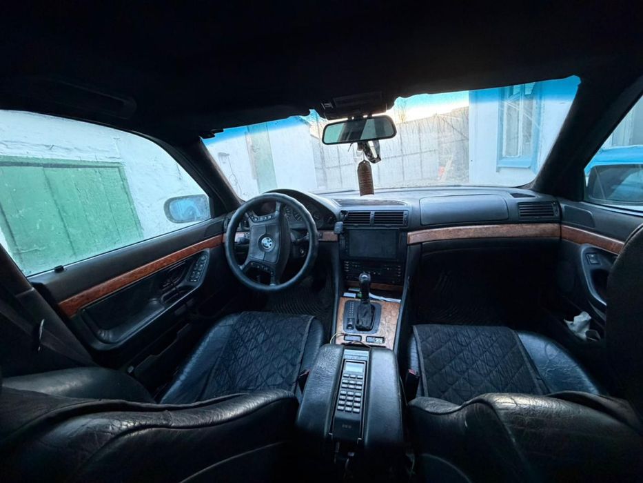 bmw e38 3 литровый