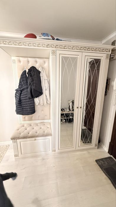 Продам шкаф для прихожей