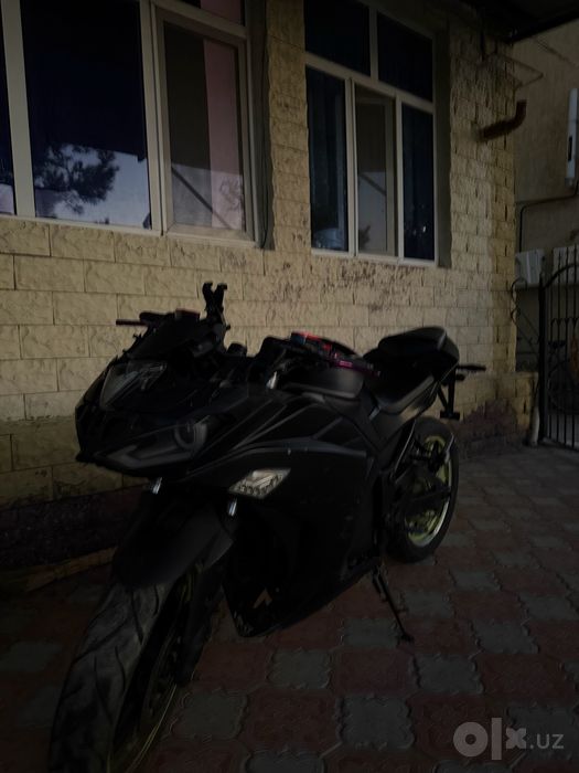 Yamaha r3(replica)