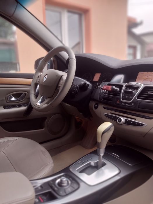 Laguna 3 Grandtour 2.0 dCi • Automată • Initiale • Full • CarVertical