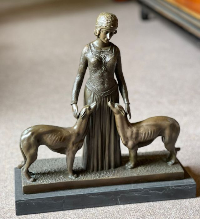 Statuetă Bronz ArtDeco *** vintage / antic / vechi / retro ***