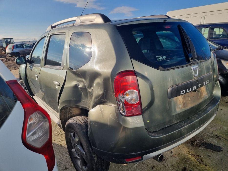 Dacia Duster avariat lovit