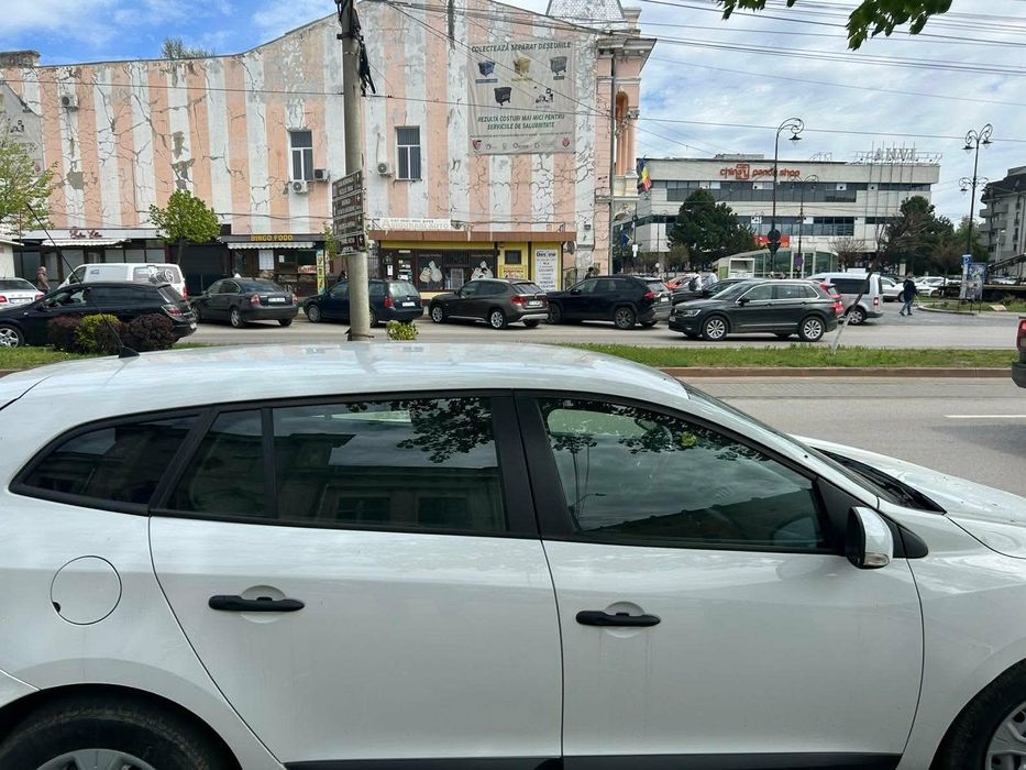 Vând autoturism Renault Megane III, alb.