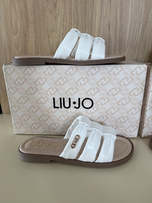Нови чехли LIU JO