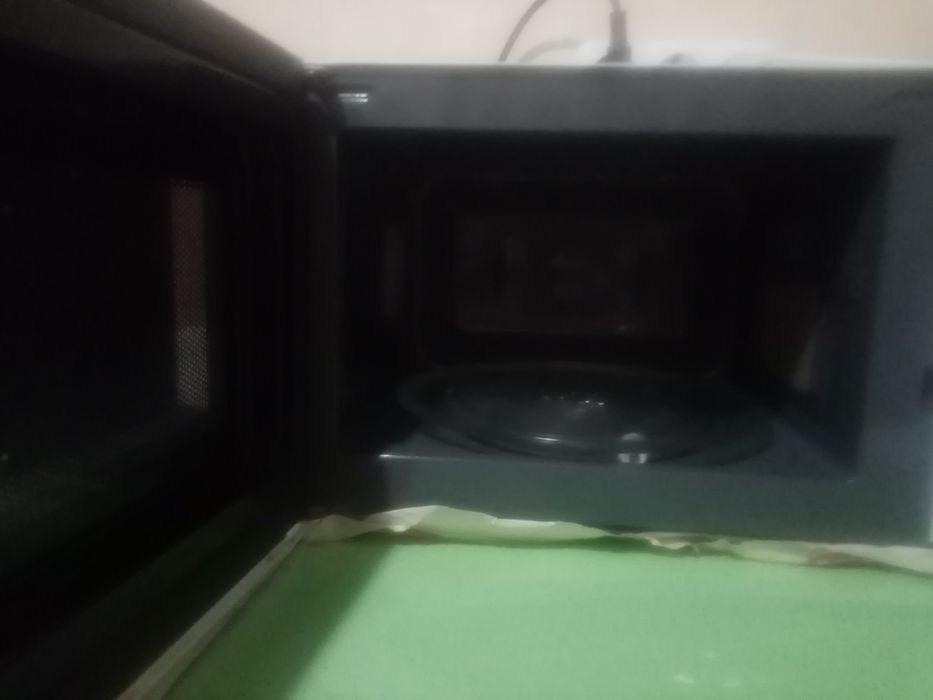 Продаётся микроволновая печь.