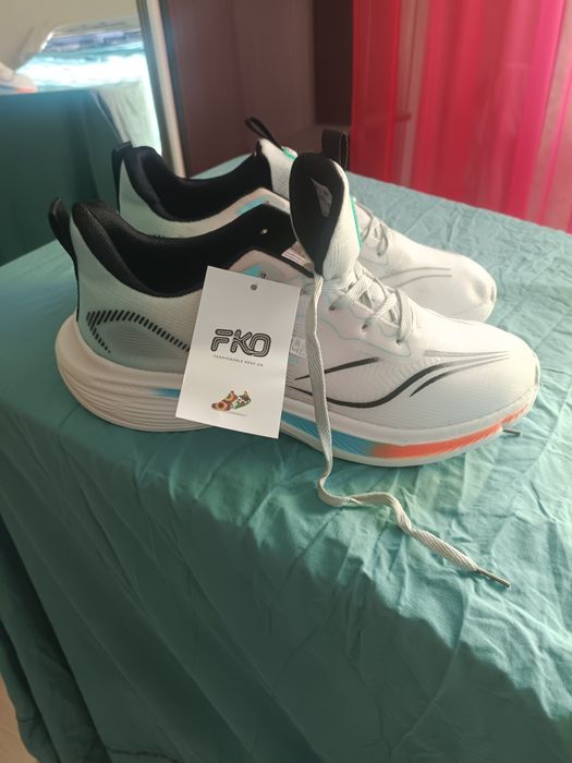 Продам красовки мужские