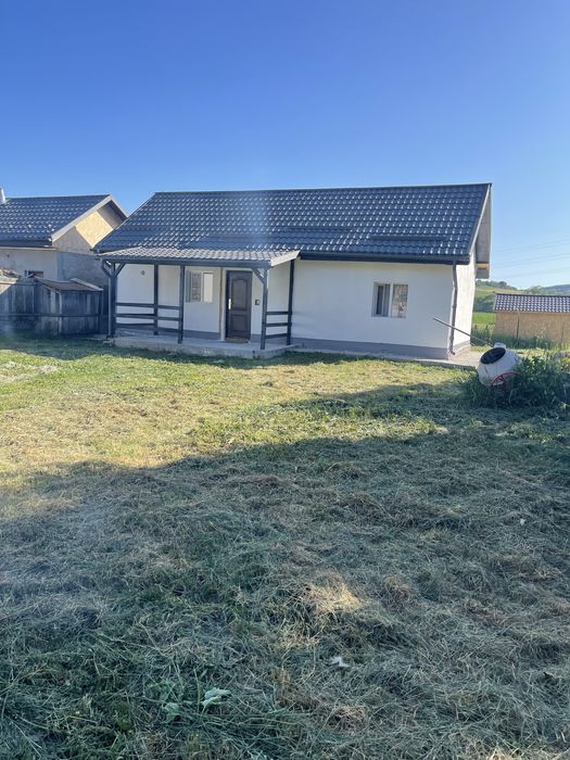 Vand casa in comuna Vultureni