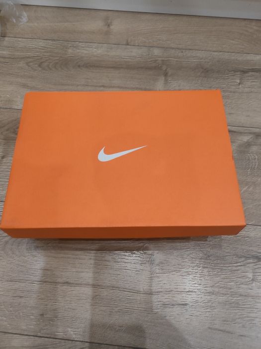 Продавам Nike Air Max 90