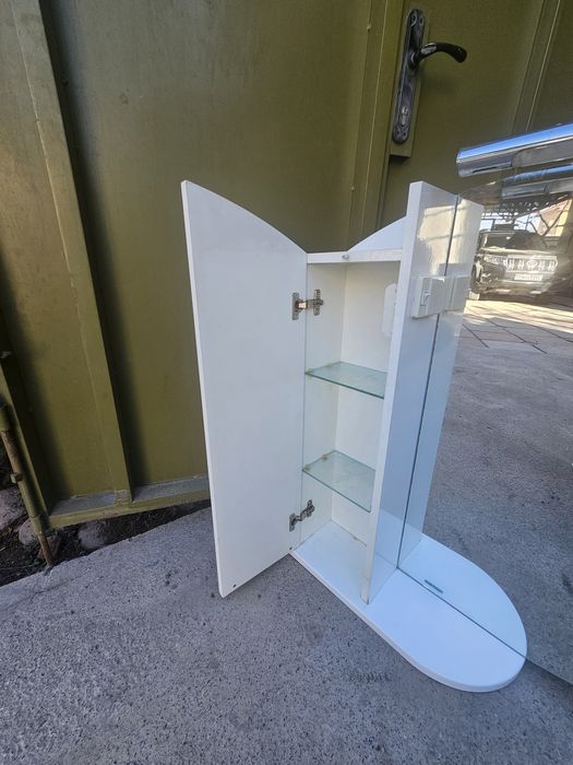 Зеркало в ванную комнату