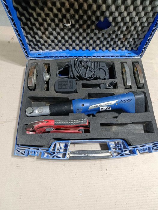 Presă electrohidraulică AUTOTOOL X-press 1 – set complet cu bacuri, pentru țevi și fitinguri