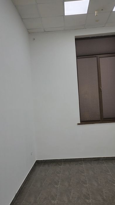 Ibn sino 1 1- qavat 117 kv noturar Joy sotiladi