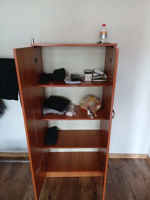 Шкаф со стеллажами