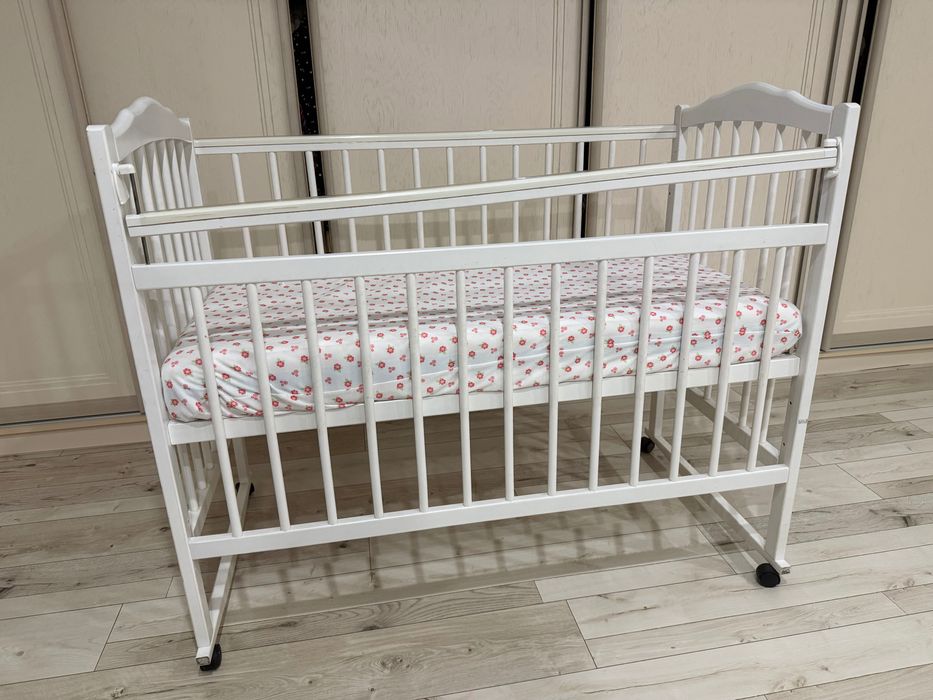 Детская кроватка-манеж