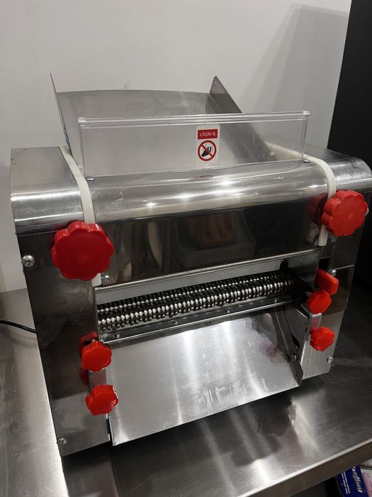 Тестораскатка - лапшерезка электрическая