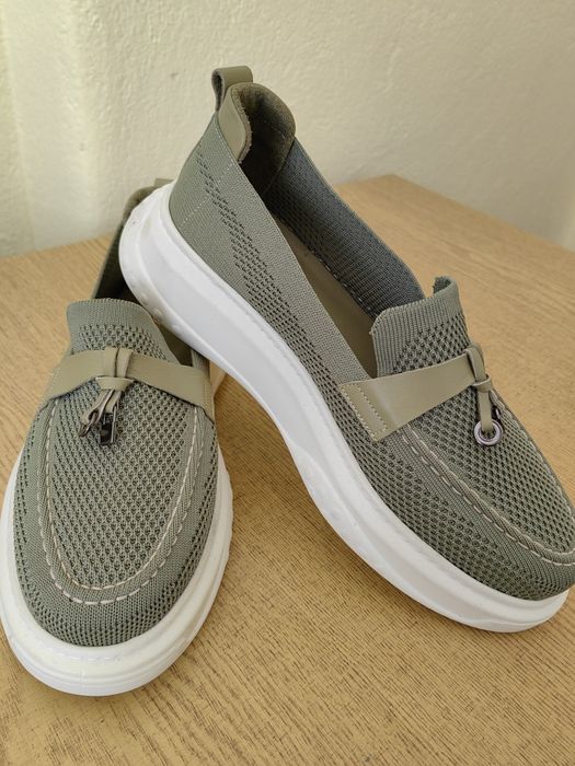 Продавам дамски мокасини