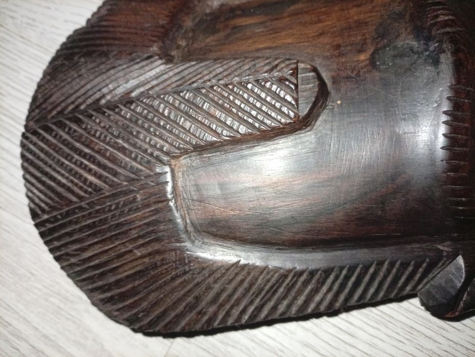 Vând statueta africana