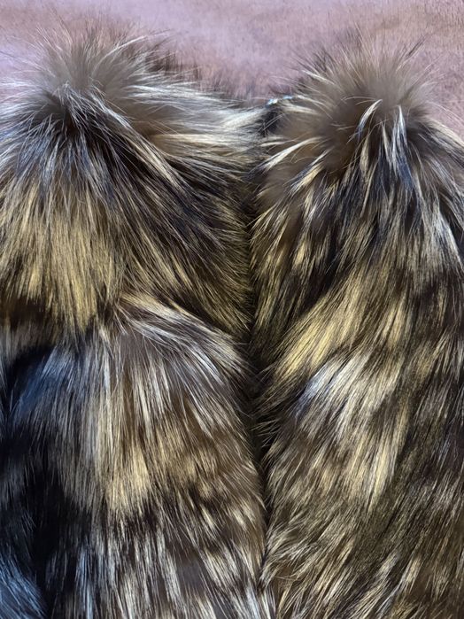 Продавам чисто ново палто от лисица