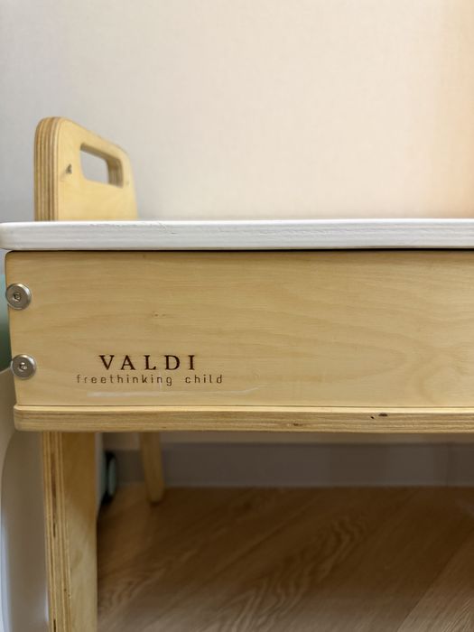 Продам детский стол и стульчик