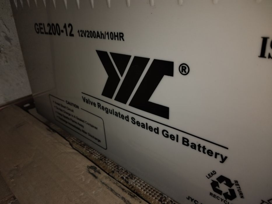 Akulator galeviy 200A b/u holati yashi ishlidi