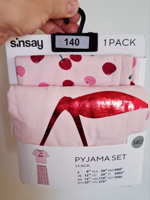 НОВИ Детски пижами и нощница за момиче на SINSAY