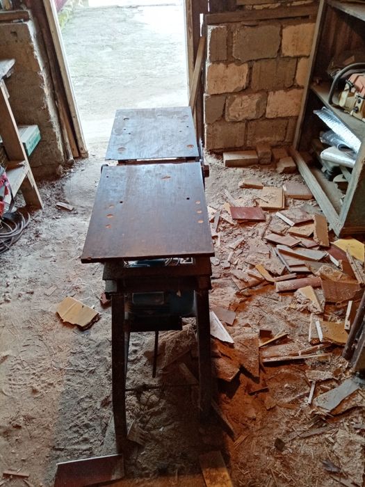 Vând abric cu circular inclusiv tot la el și cuțite de rezerva preț