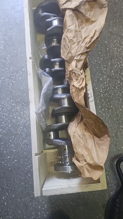 колянов вал нов за бмв 6 цилиндров-N-57.